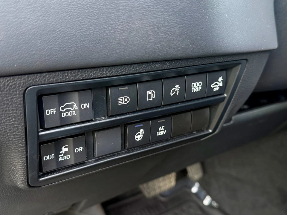 2023 Toyota Sequoia 3rd Gen - Image 10 of 21