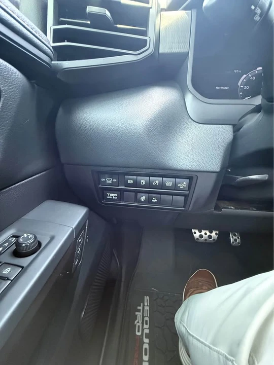 2023 Toyota Sequoia 3rd Gen - Image 10 of 11