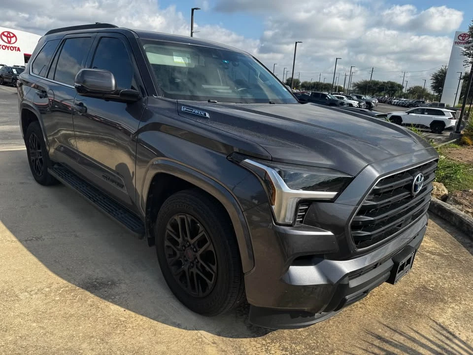 2023 Toyota Sequoia 3rd Gen - Image 2 of 8