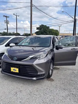 2023 Toyota Sienna LE FWD