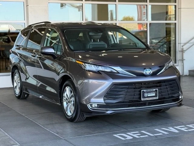 2023 Toyota Sienna 4th Gen - Image 8 of 12