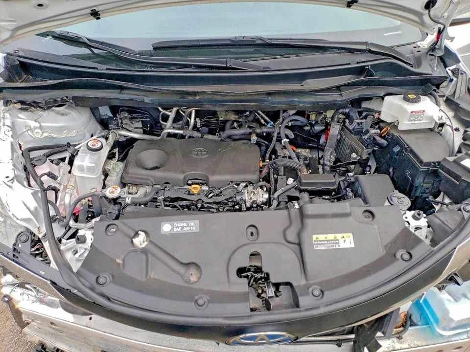 2023 Toyota Sienna 4th Gen - Image 10 of 13