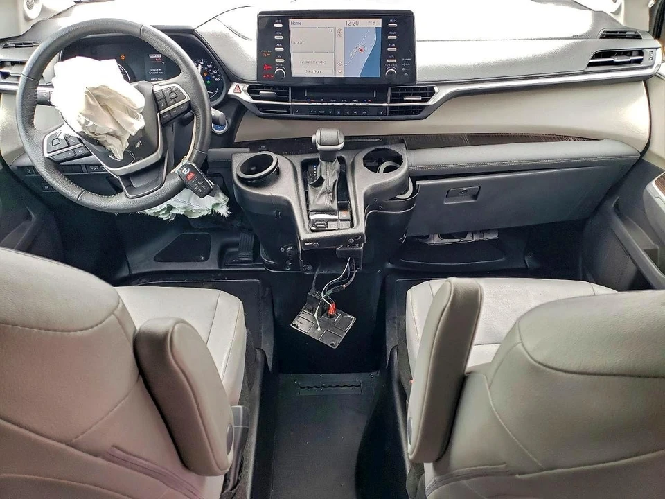 2023 Toyota Sienna 4th Gen - Image 7 of 13