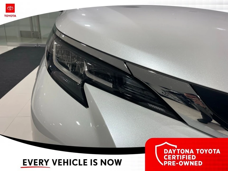 2023 Toyota Sienna 4th Gen - Image 3 of 12