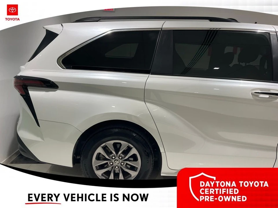 2023 Toyota Sienna 4th Gen - Image 7 of 12