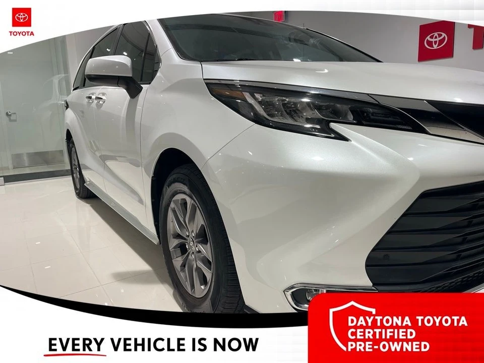 2023 Toyota Sienna 4th Gen - Image 2 of 12