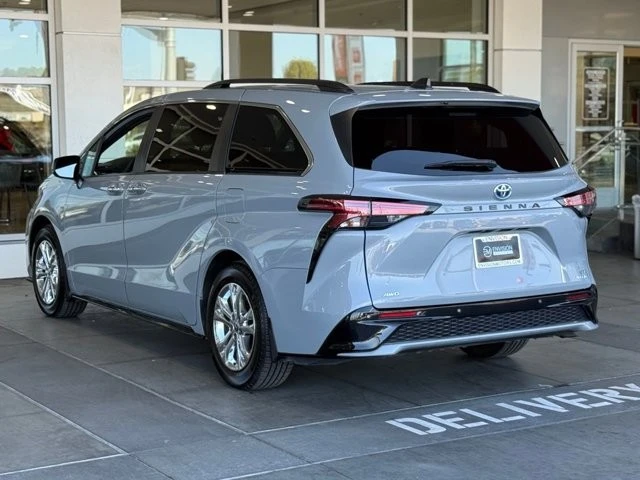 2023 Toyota Sienna 4th Gen - Image 10 of 21
