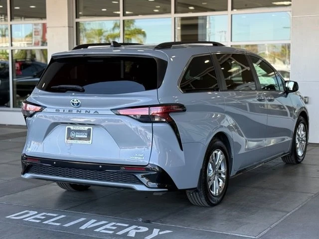 2023 Toyota Sienna 4th Gen - Image 14 of 21