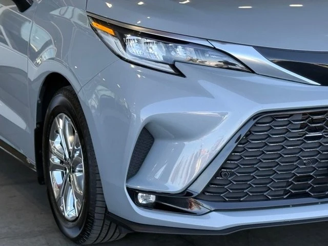 2023 Toyota Sienna 4th Gen - Image 9 of 21