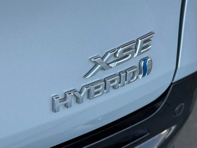 2023 Toyota Sienna 4th Gen - Image 15 of 21