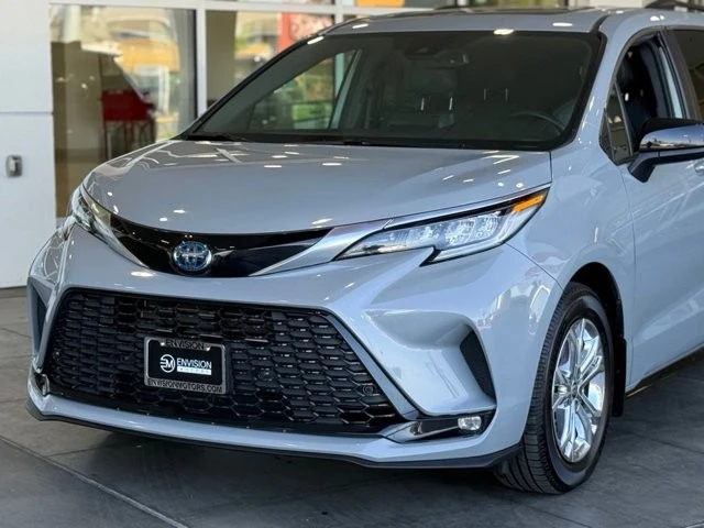 2023 Toyota Sienna 4th Gen - Image 3 of 21