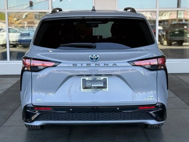 2023 Toyota Sienna 4th Gen - Image 11 of 21