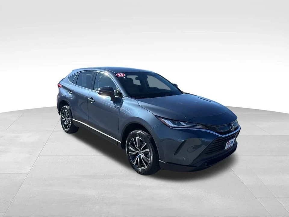 2023 Toyota Venza - Image 7 of 12