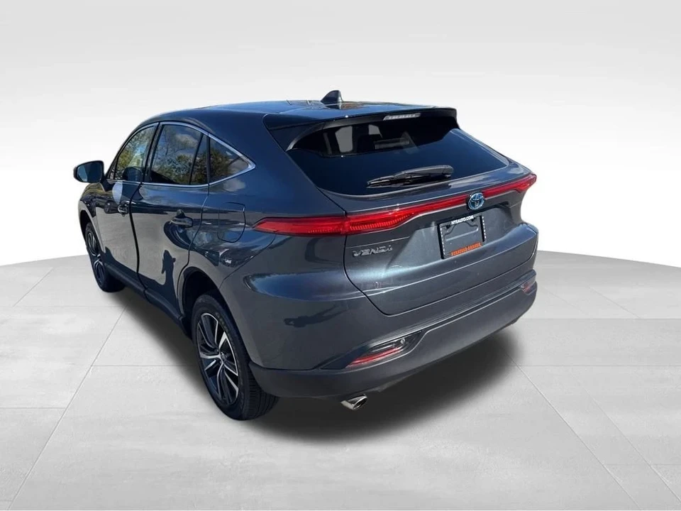 2023 Toyota Venza - Image 3 of 12
