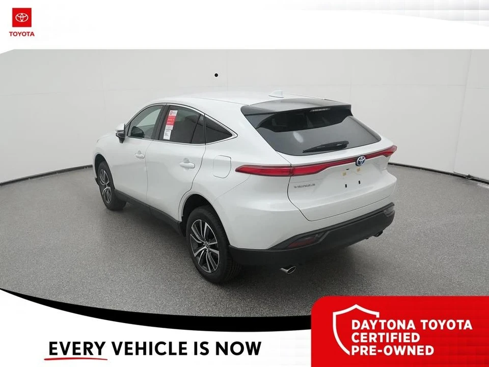 2023 Toyota Venza - Image 5 of 12