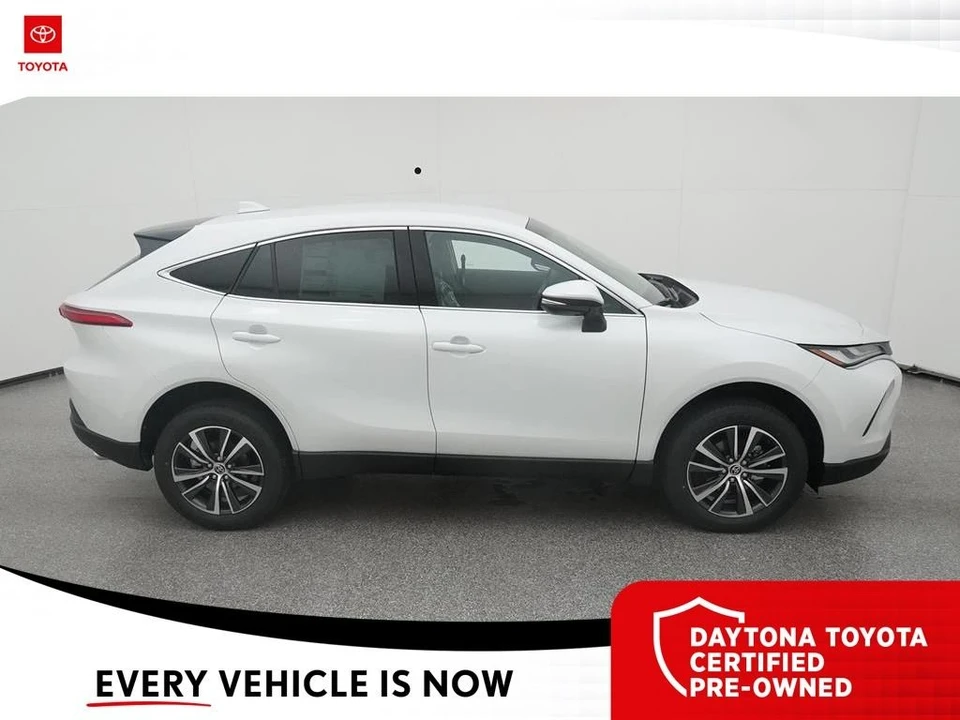 2023 Toyota Venza - Image 11 of 12