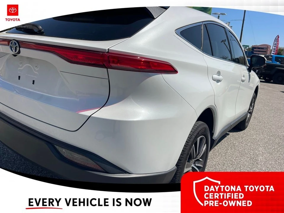 2023 Toyota Venza - Image 9 of 12