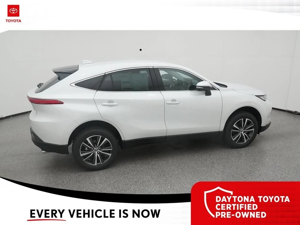 2023 Toyota Venza - Image 10 of 12