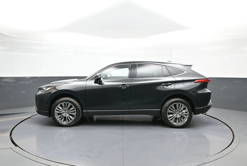2023 Toyota Venza - Image 9 of 21