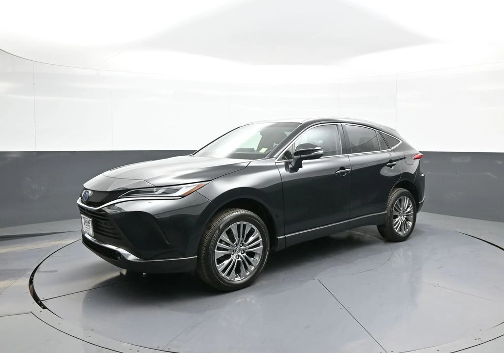 2023 Toyota Venza - Image 10 of 21