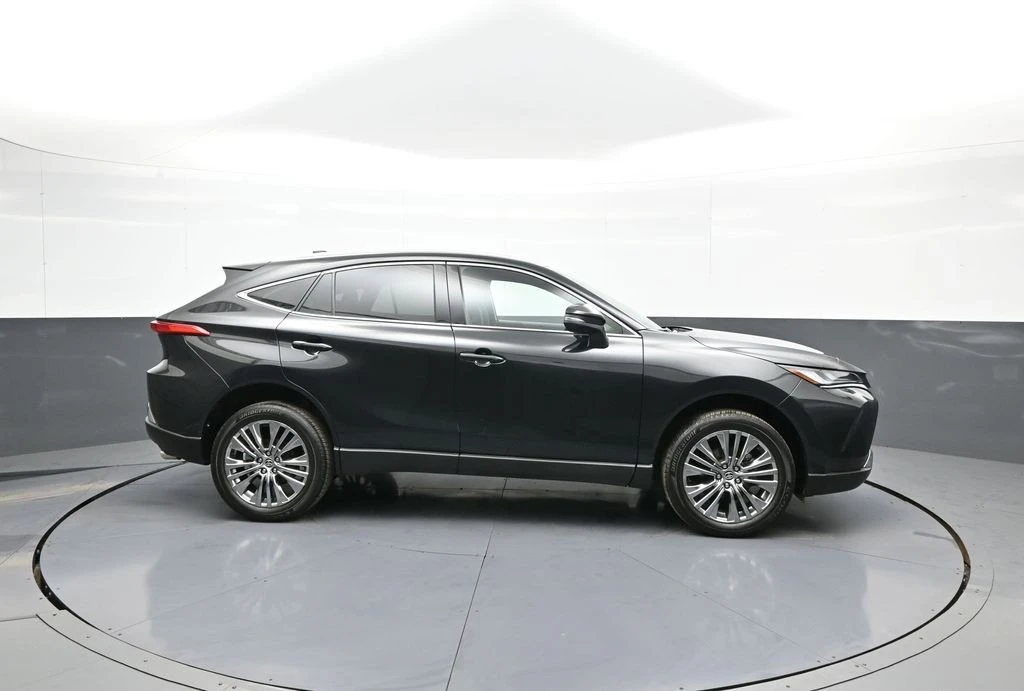 2023 Toyota Venza - Image 5 of 21