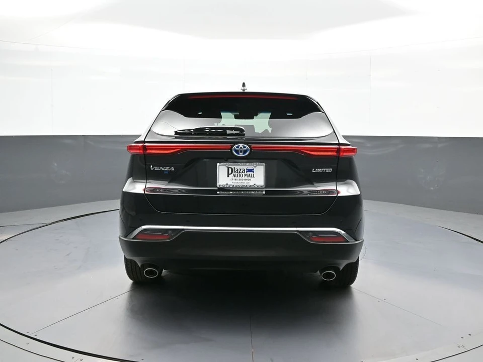 2023 Toyota Venza - Image 7 of 21