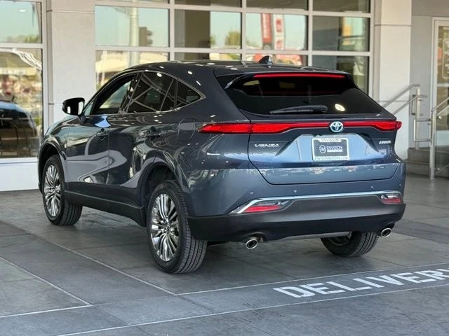 2023 Toyota Venza - Image 9 of 12