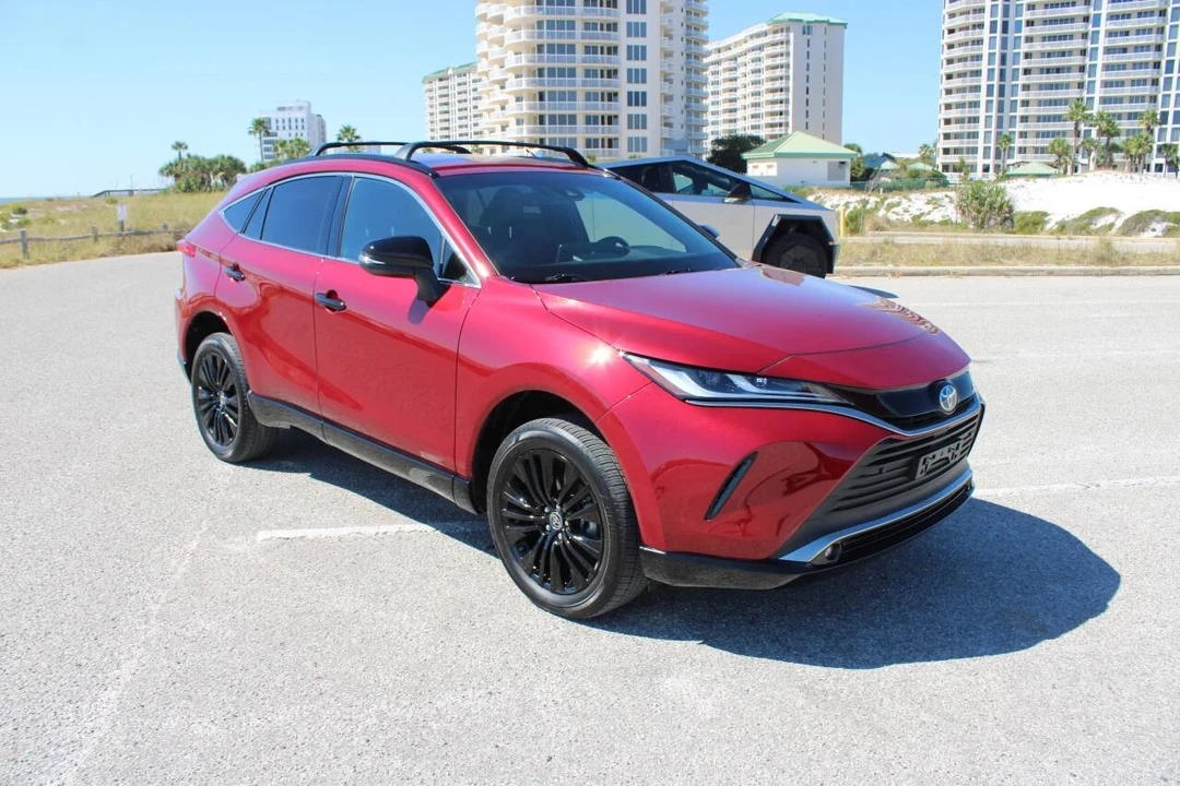 2023 Toyota Venza - Image 20 of 21