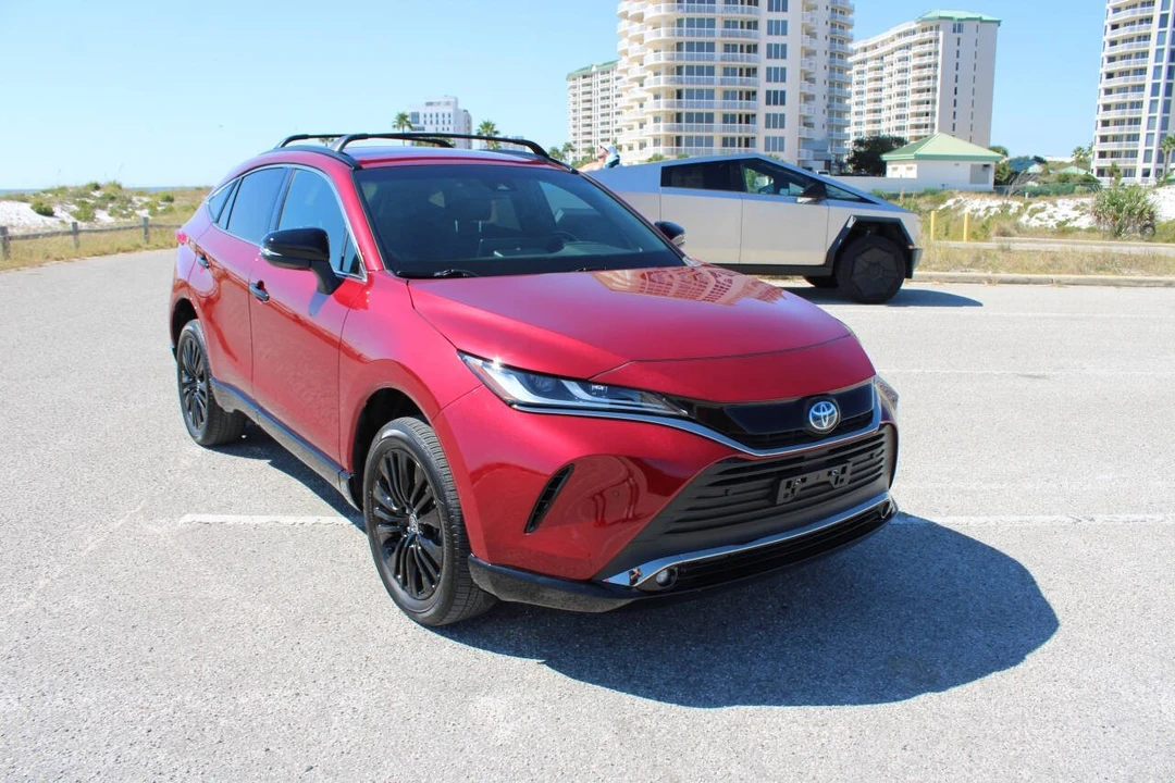 2023 Toyota Venza - Image 21 of 21