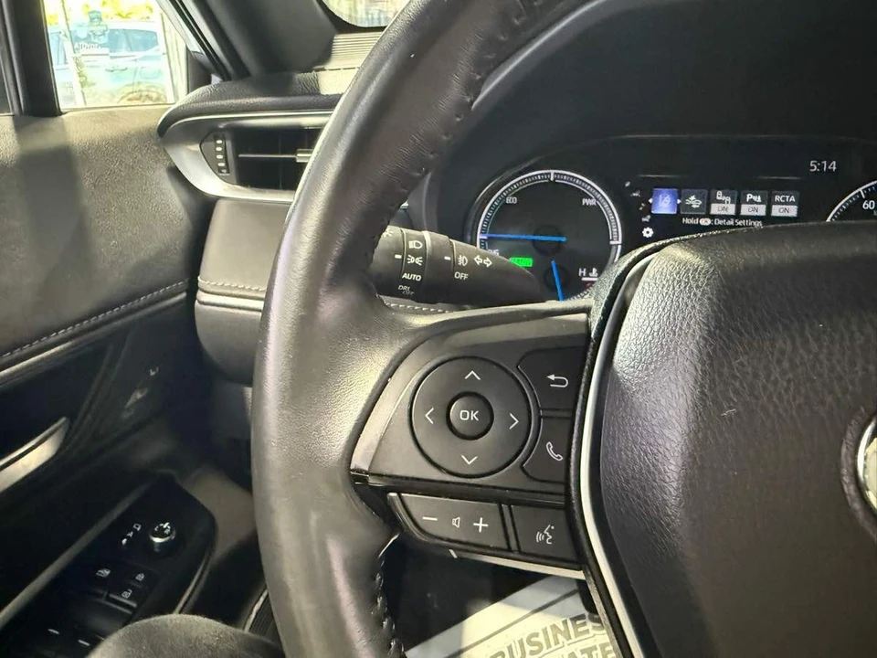 2023 Toyota Venza - Image 19 of 21