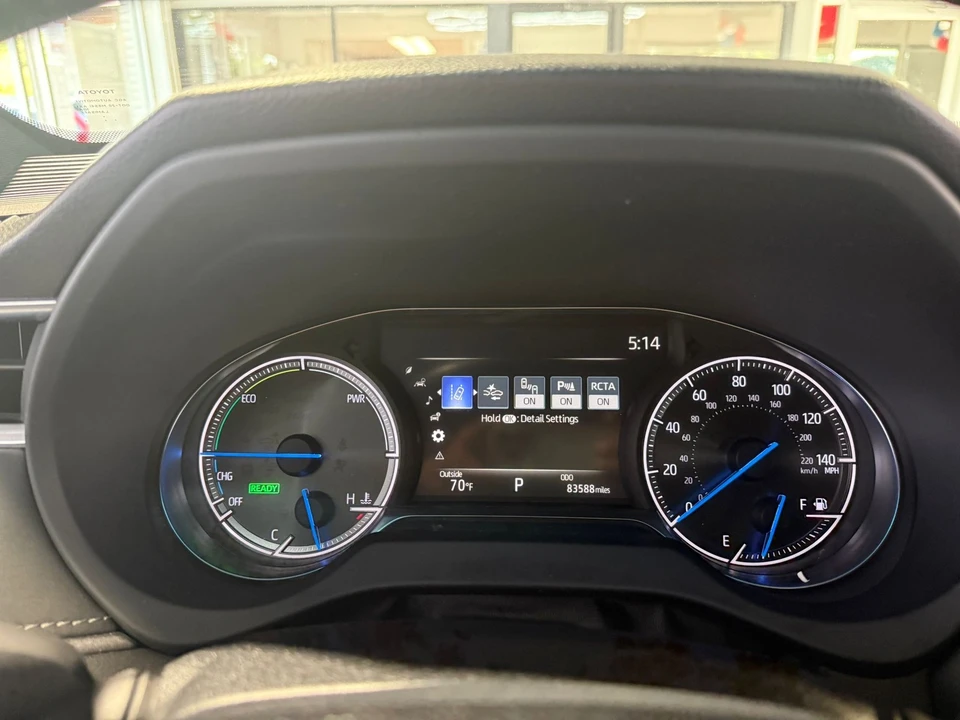 2023 Toyota Venza - Image 20 of 21