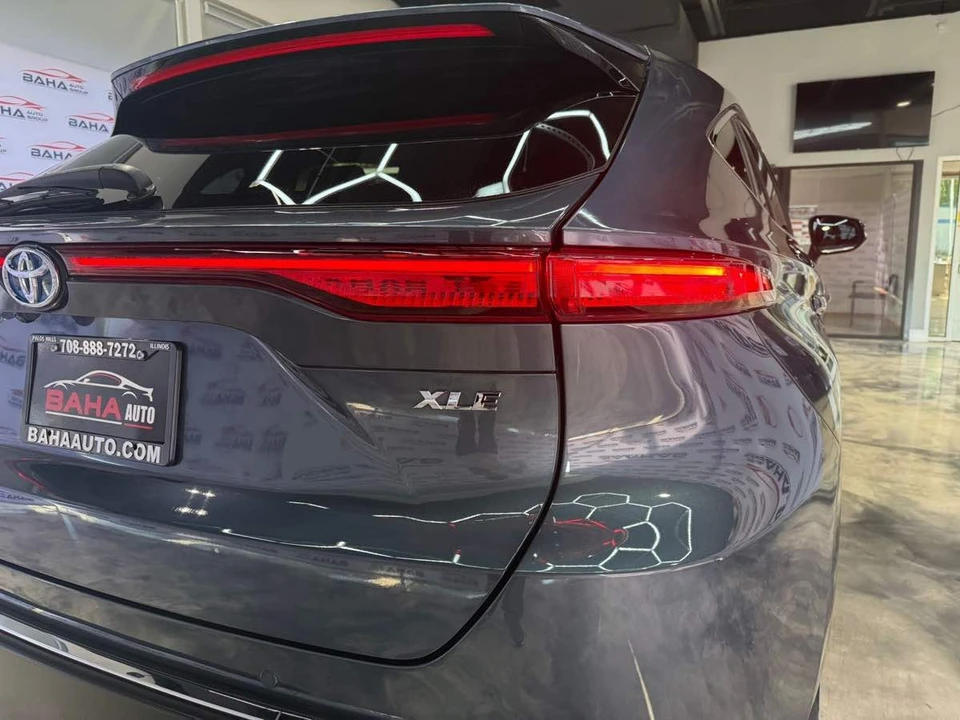 2023 Toyota Venza - Image 14 of 21