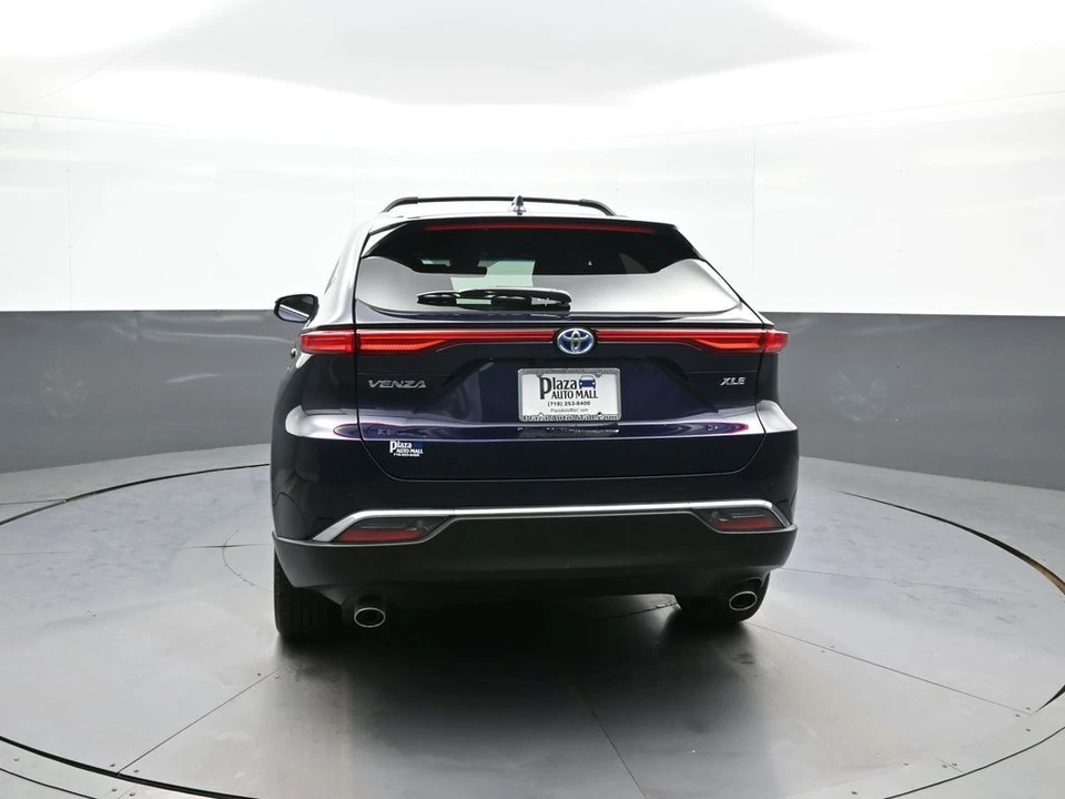 2023 Toyota Venza - Image 7 of 21