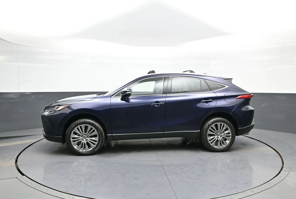 2023 Toyota Venza - Image 9 of 21