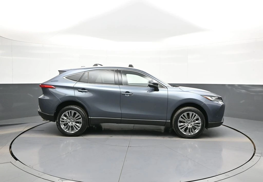 2023 Toyota Venza - Image 5 of 21
