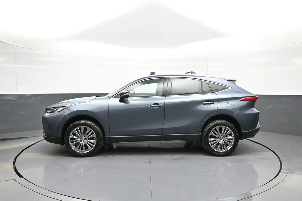 2023 Toyota Venza - Image 9 of 21