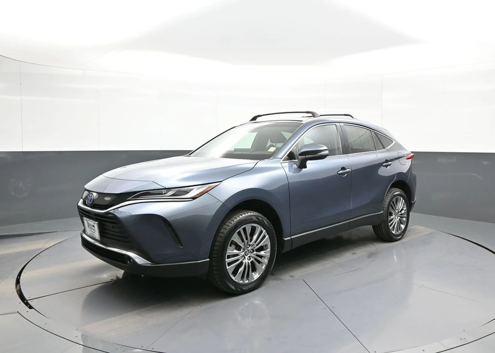 2023 Toyota Venza - Image 10 of 21