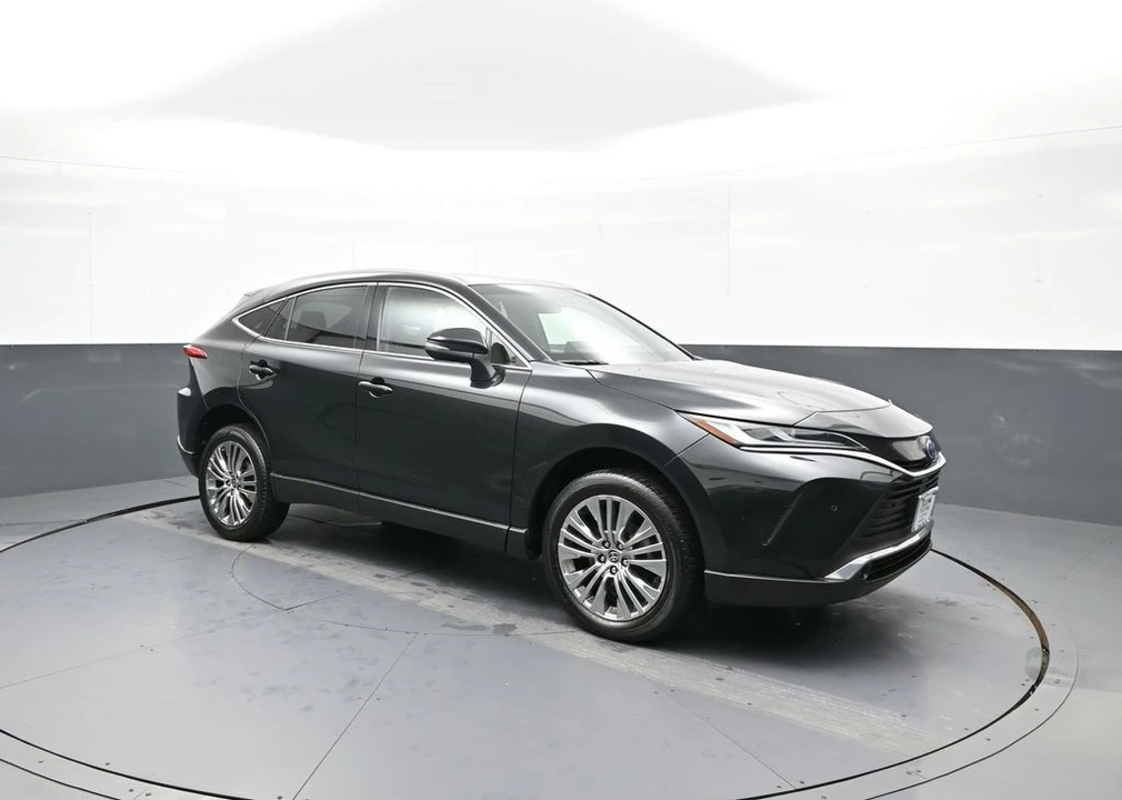 2023 Toyota Venza - Image 4 of 12