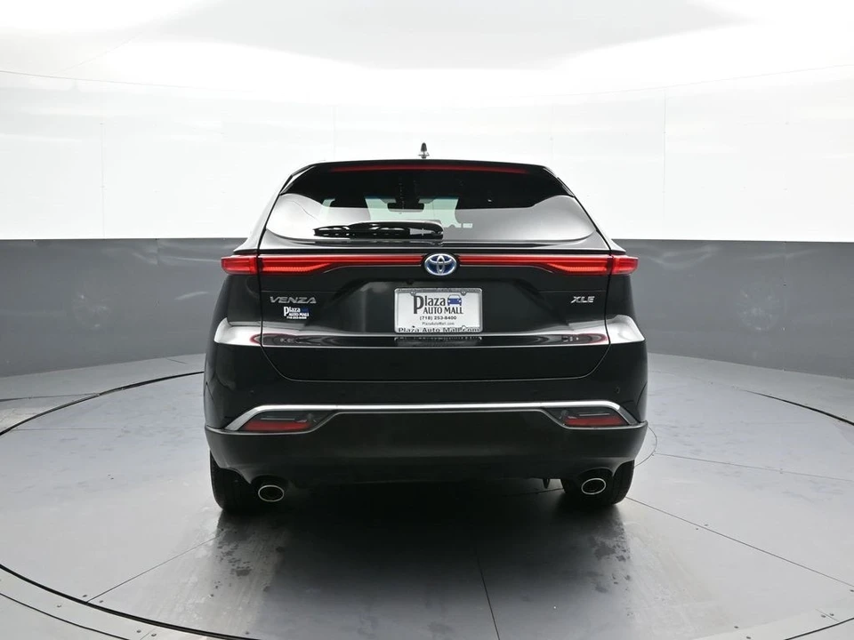 2023 Toyota Venza - Image 7 of 12