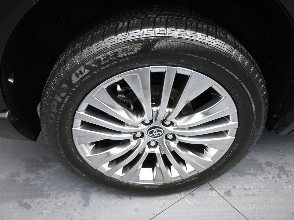 2023 Toyota Venza - Image 12 of 12