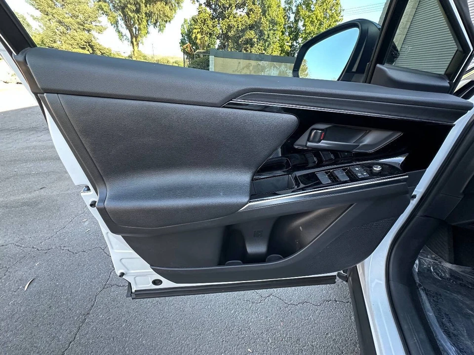 2023 Toyota - Image 5 of 31