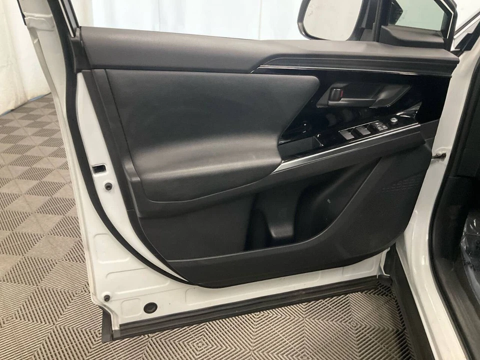 2023 Toyota - Image 17 of 23