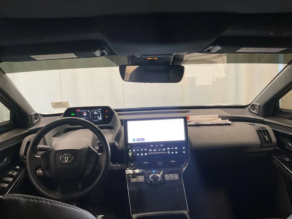 2023 Toyota - Image 13 of 25