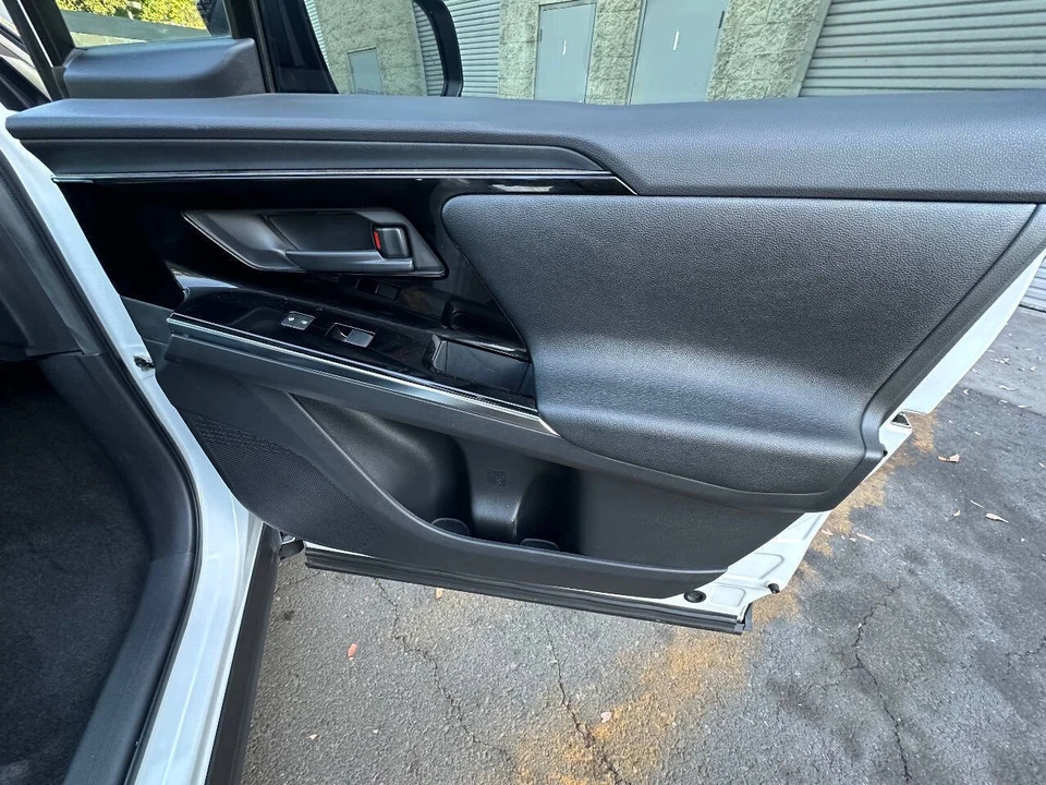 2023 Toyota - Image 15 of 31