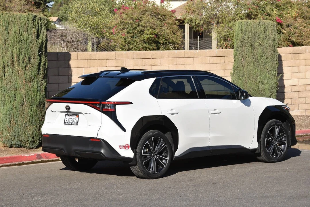 2023 Toyota - Image 7 of 31