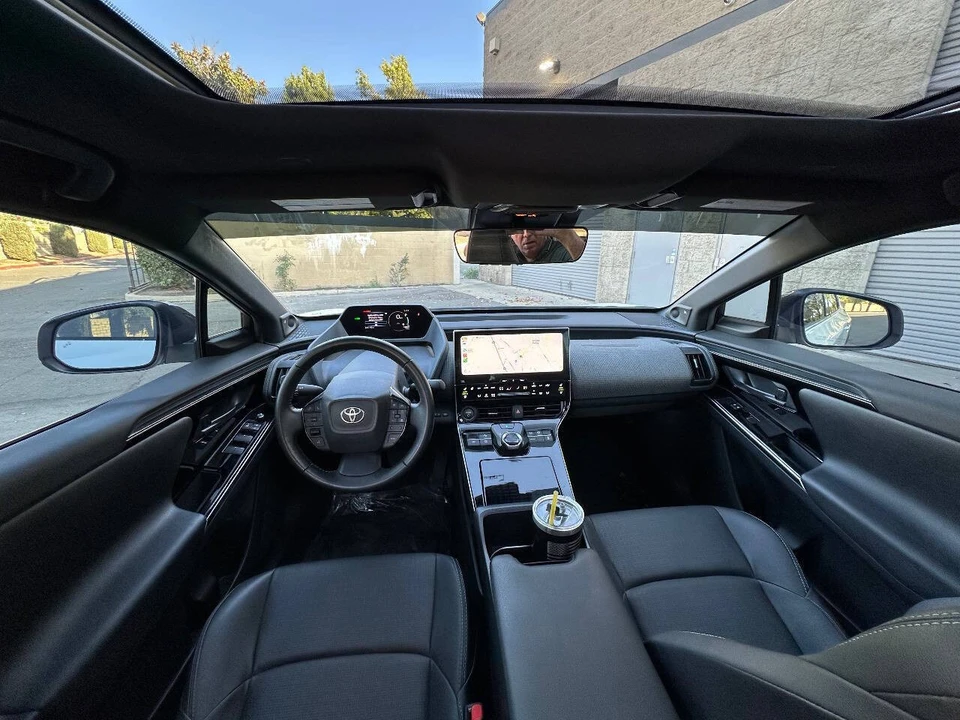2023 Toyota - Image 11 of 31