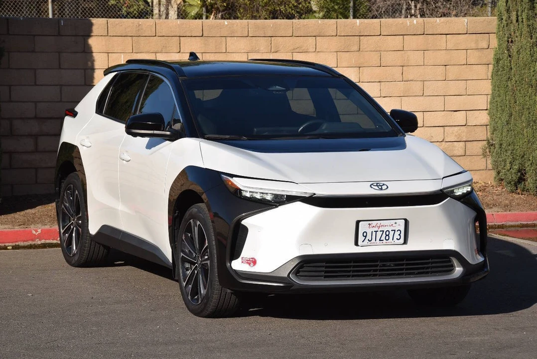 2023 Toyota - Image 16 of 31