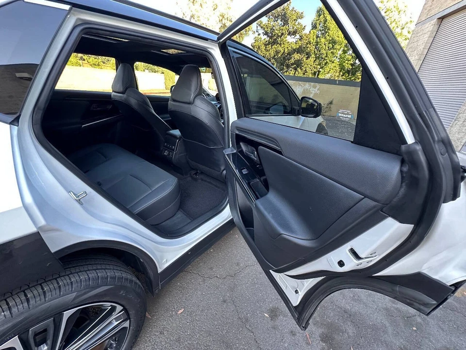 2023 Toyota - Image 22 of 31