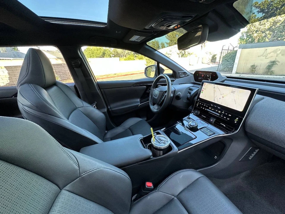 2023 Toyota - Image 17 of 31