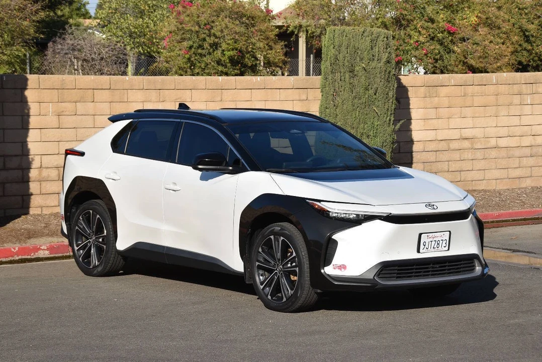 2023 Toyota - Image 4 of 31